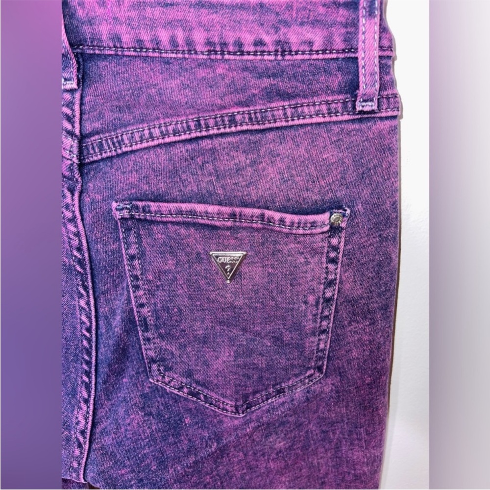 Guess 1981 Skinny High Rise Jeans - Size 26 US
- Purple Wash - Perfect Condition - Picture 7 of 10